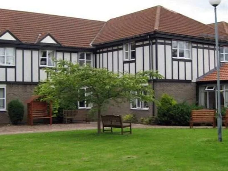 Lindisfarne Care Home Limited - Assisted Living in Keighley, England photo 3