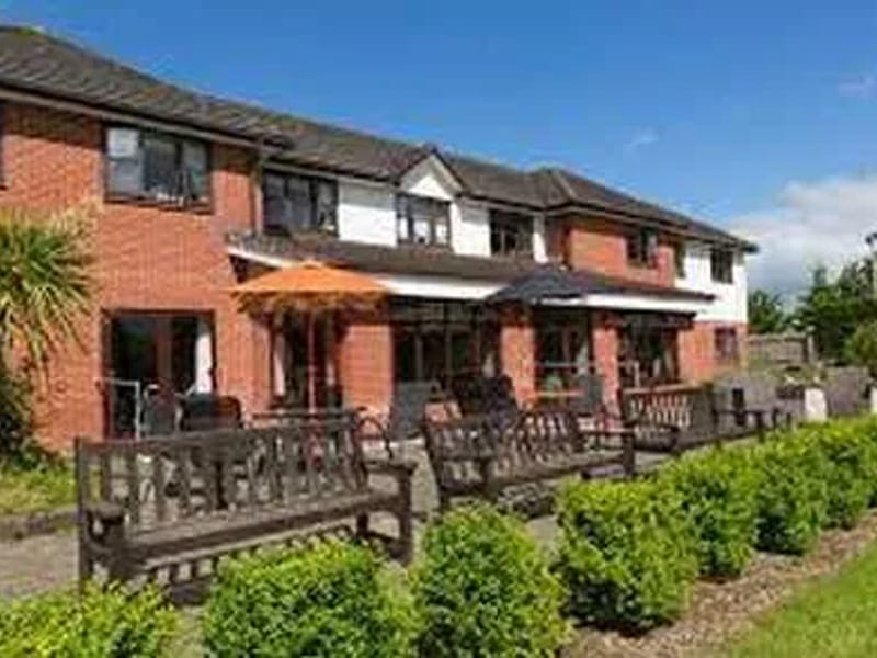 Meadow Court Residential Home - Assisted Living in Huddersfield, England photo 2
