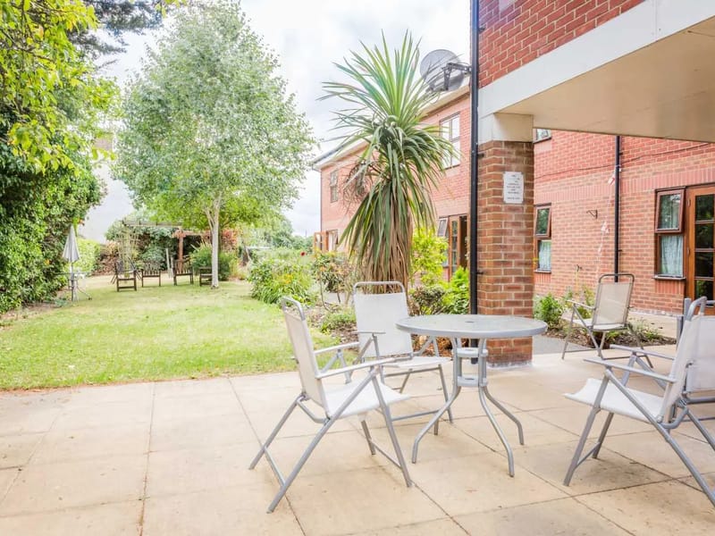 Alexander Court Care Centre - Nursing Home in Dagenham, England photo 3