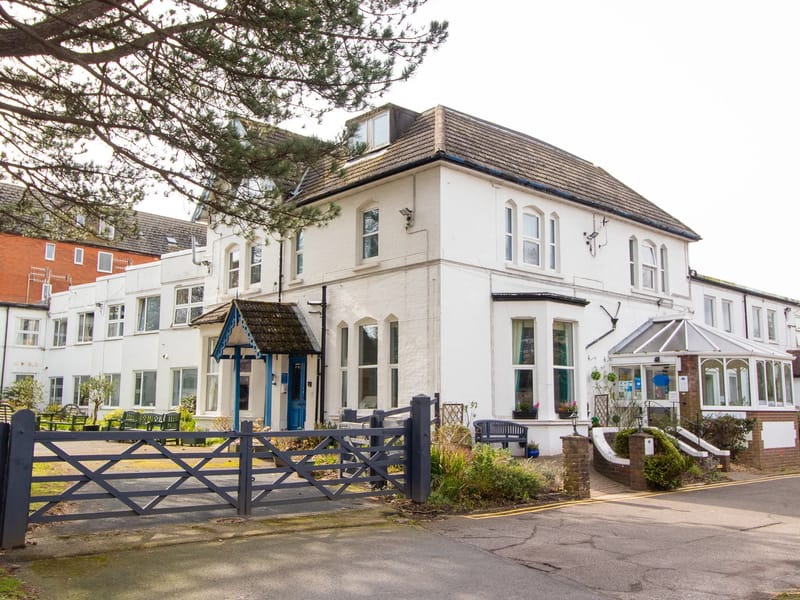 Amber House - Assisted Living in St Leonards On Sea, England photo 3