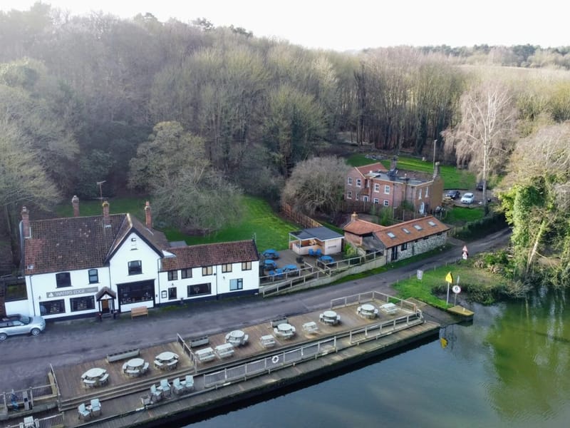 Riverside Lodge - Assisted Living in Rickmansworth, England photo 2