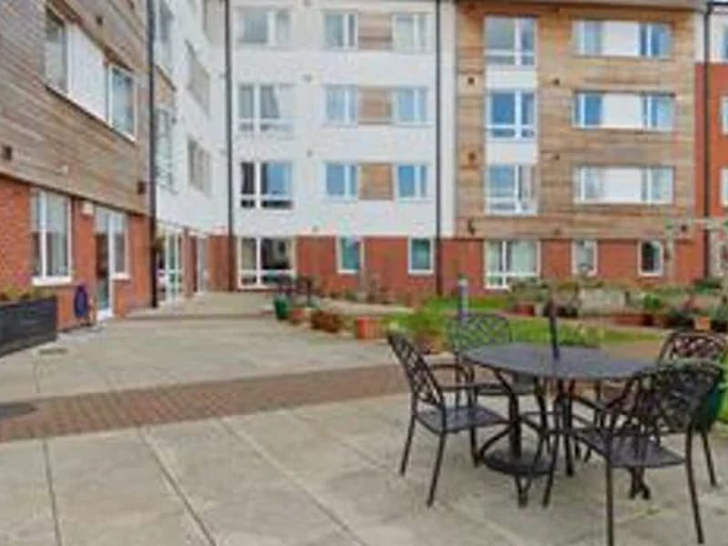 Housing 21 - Farmers Court - Assisted Living in Rugby, England photo 3