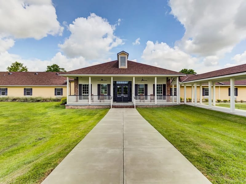 Camelot Rehabilitation at Magnolia Park - Nursing Home in Lafayette, LA photo 3