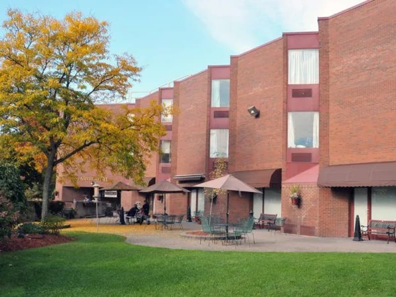 EXTENDICARE/PETERBOROUGH - Nursing Home in Peterborough, ON photo 2