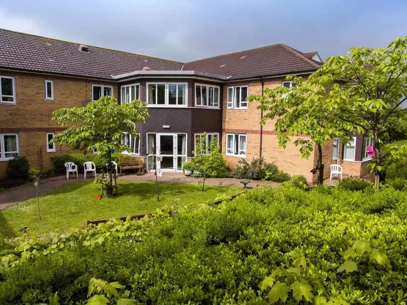 Fosse House - Nursing Home in St Albans, England photo 3