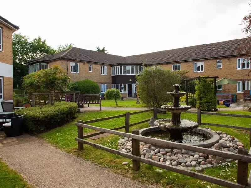 Fosse House - Nursing Home in St Albans, England photo 2
