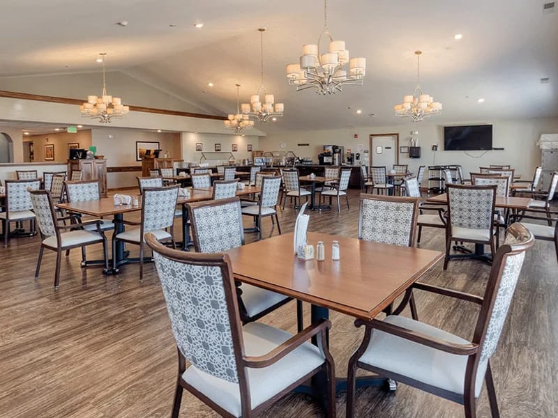 Cedarhurst Of Bethalto - Assisted Living in Bethalto, IL photo 2