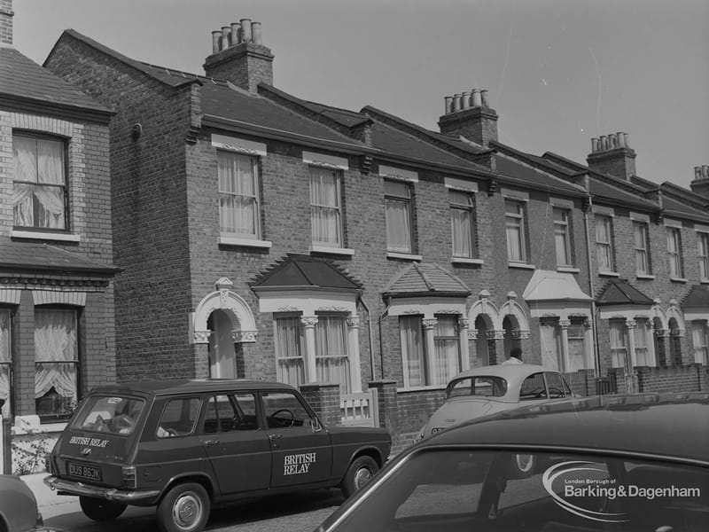 Fanshawe Avenue in Barking, England photo 1