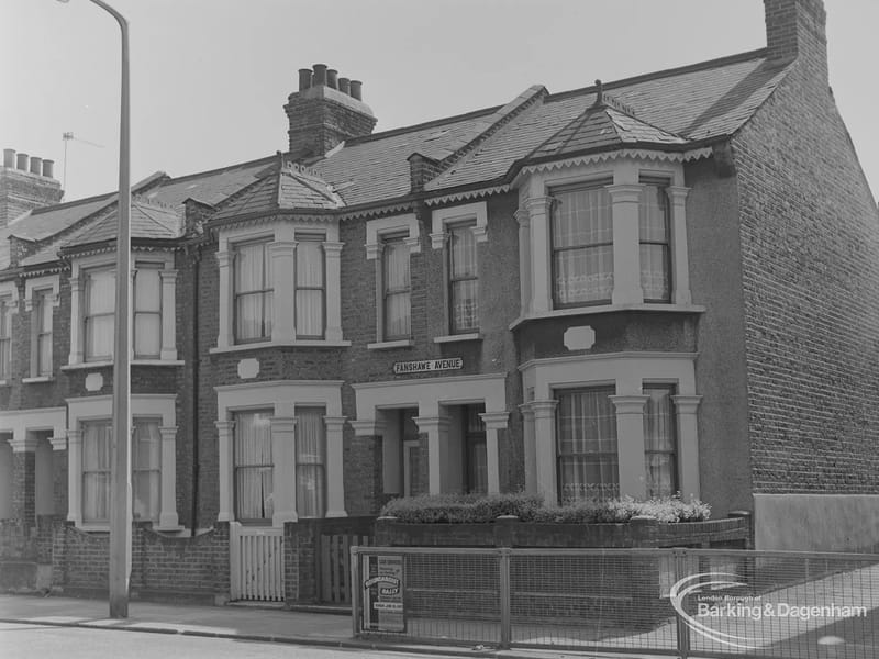 Fanshawe Avenue in Barking, England photo 3