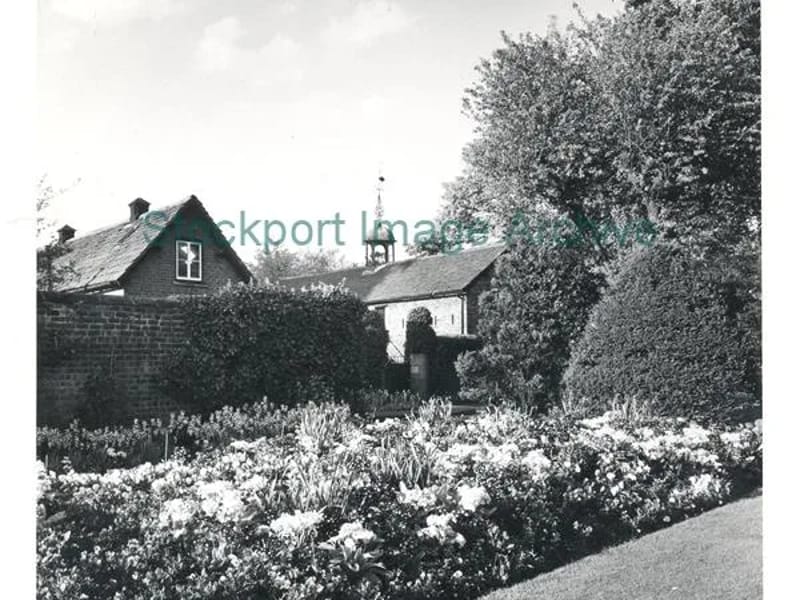 Brinnington Hall - Nursing Home in Stockport, England photo 1