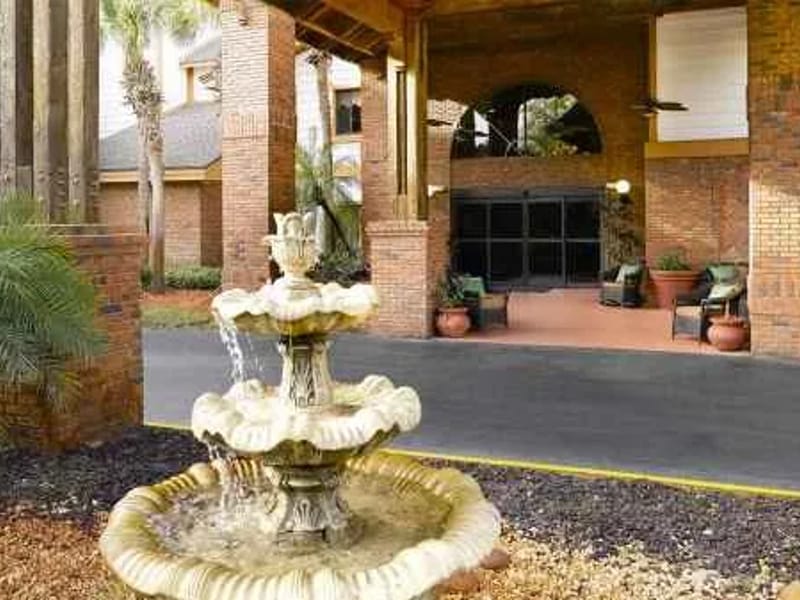 Atria Park Of Baypoint Village - Assisted Living in Hudson, FL photo 3