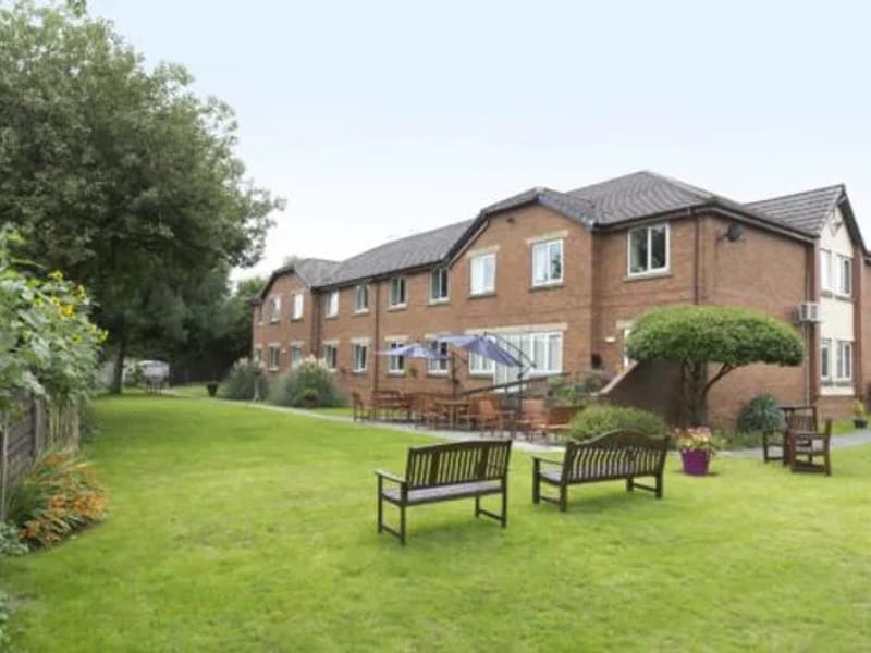 Lang Riggs House in Manchester, England photo 1