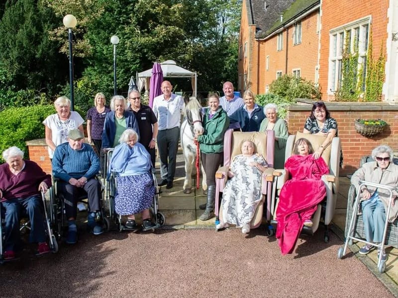 Milner House - Assisted Living in Leatherhead, England photo 3