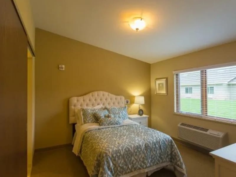 Riverside Senior Life Bourb - Assisted Living in Bourbonnais, IL photo 2