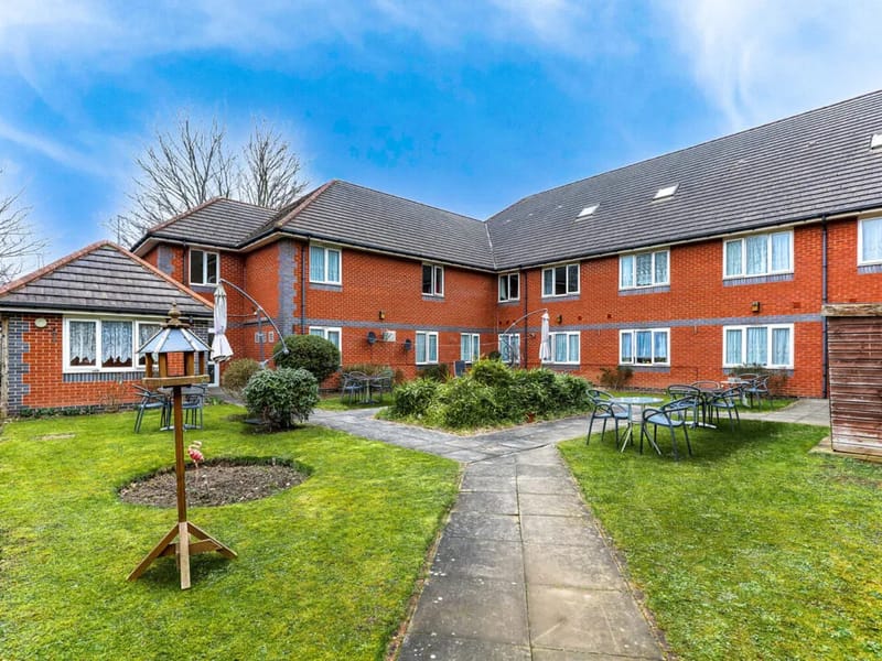 Karam Court Care Home - Nursing Home in Smethwick, England photo 2