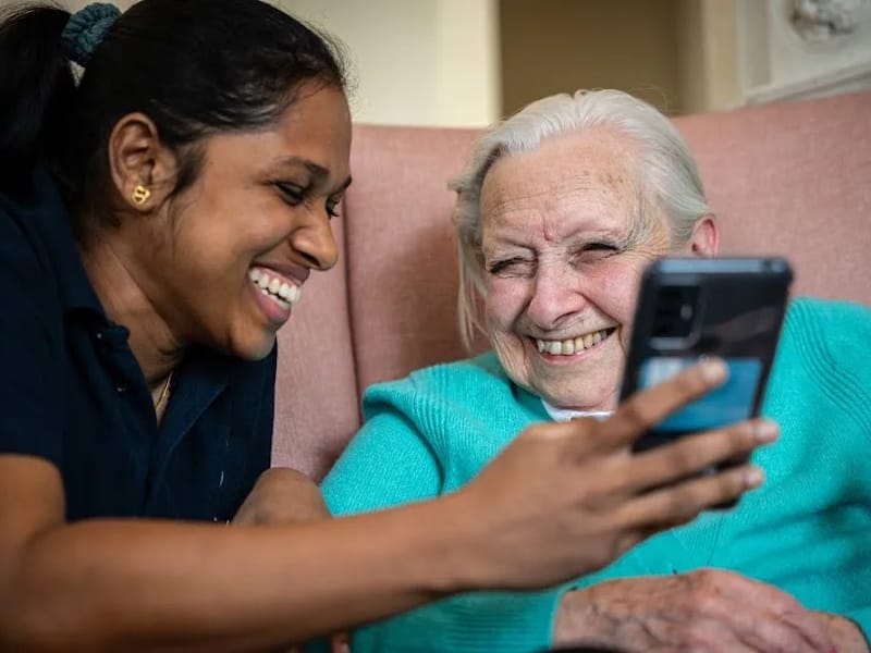 Deecays Health Care Limited - In-Home Care in Chertsey, England photo 6