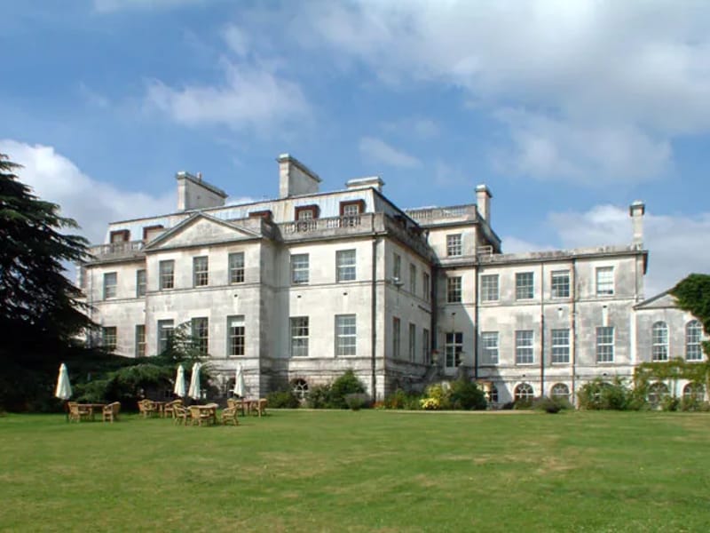 Addington House - Assisted Living in Croydon, England photo 2