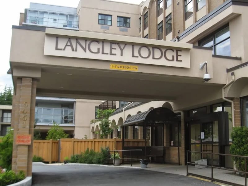 Langley Lodge - Nursing Home in Huddersfield, England photo 2