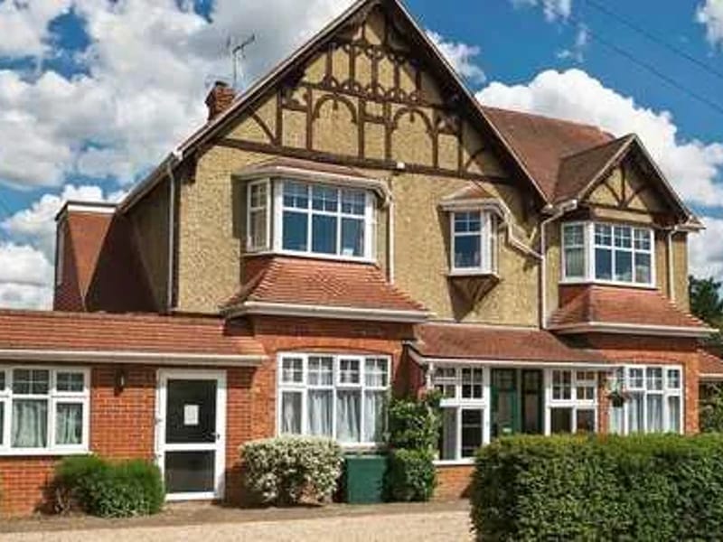 Glebelands House - Nursing Home in Wokingham, England photo 3
