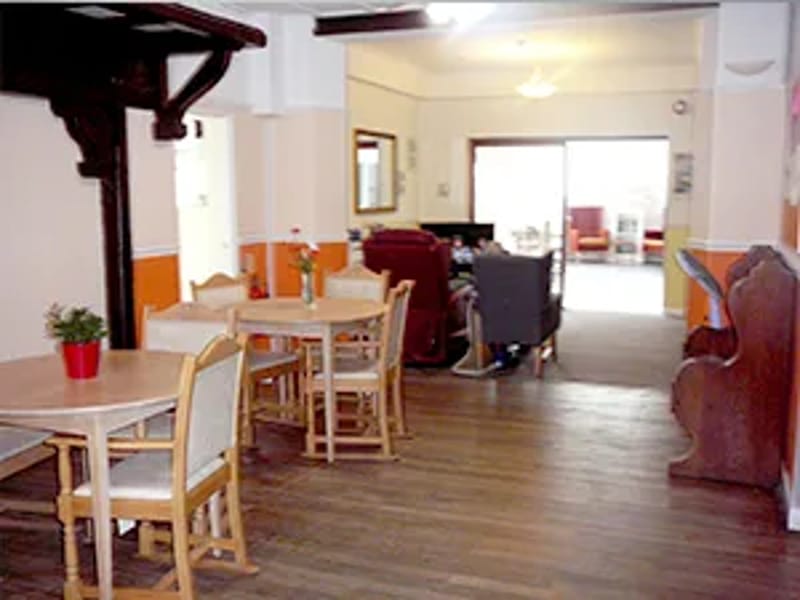 Legra Residential Care Home - Assisted Living in Leigh On Sea, England photo 4