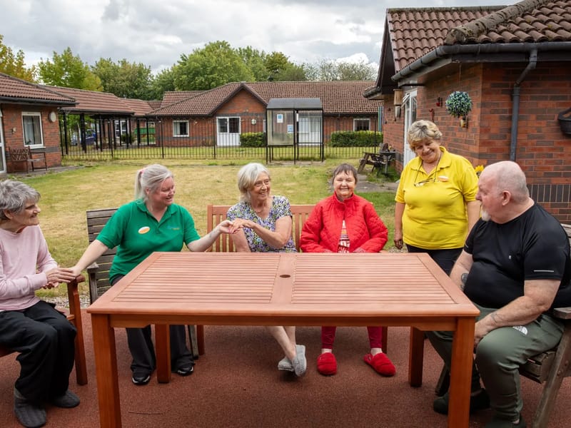 Arncliffe Court Care Home - Nursing Home in Liverpool, England photo 3