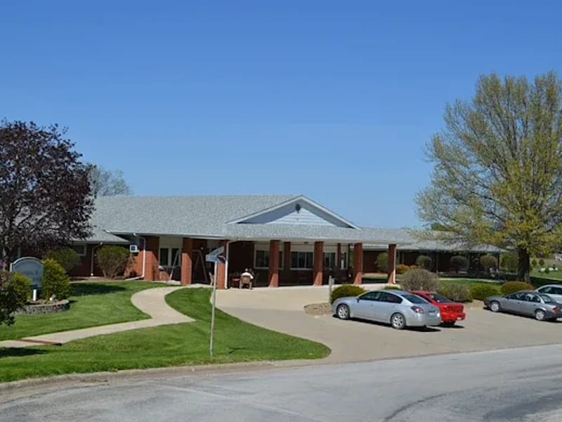 Hallmark Care Center - Nursing Home in Mount Vernon, IA photo 3