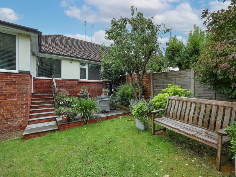 54 Leylands Road - Assisted Living in Burgess Hill, England photo 2