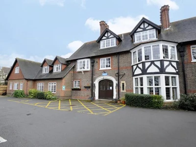 Grennell Lodge Nursing Care Home - Nursing Home in Sutton, England photo 2