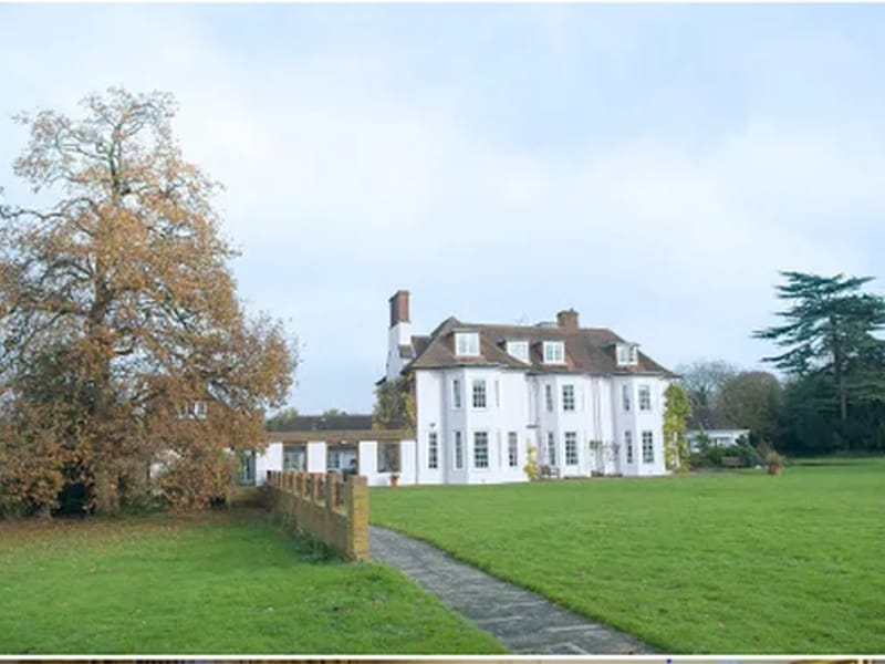 Dene Place Care Home - Nursing Home in Leatherhead, England photo 3