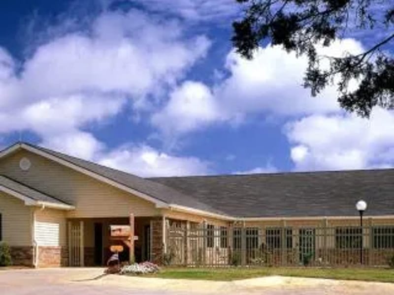 Mitchell Center - Assisted Living in Tupelo, MS photo 2