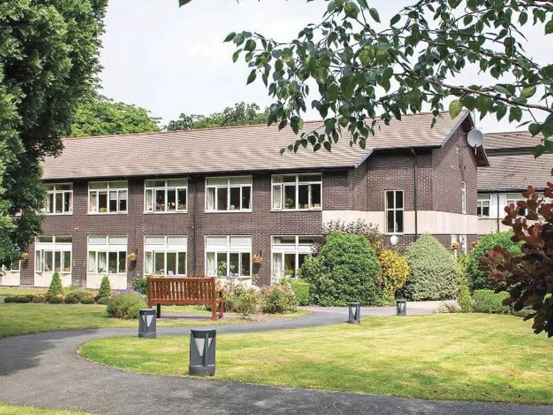 Hampden House - Nursing Home in Harrogate, England photo 2