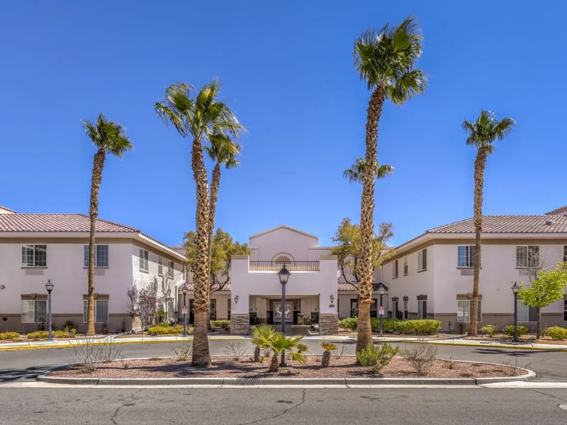 Cascades Of Bend Retirement Community - Assisted Living in Bend, OR photo 2