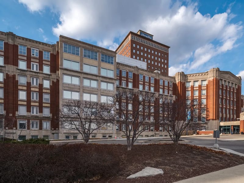 Henry Ford Health St John Hospital - Hospital in Detroit, MI photo 2