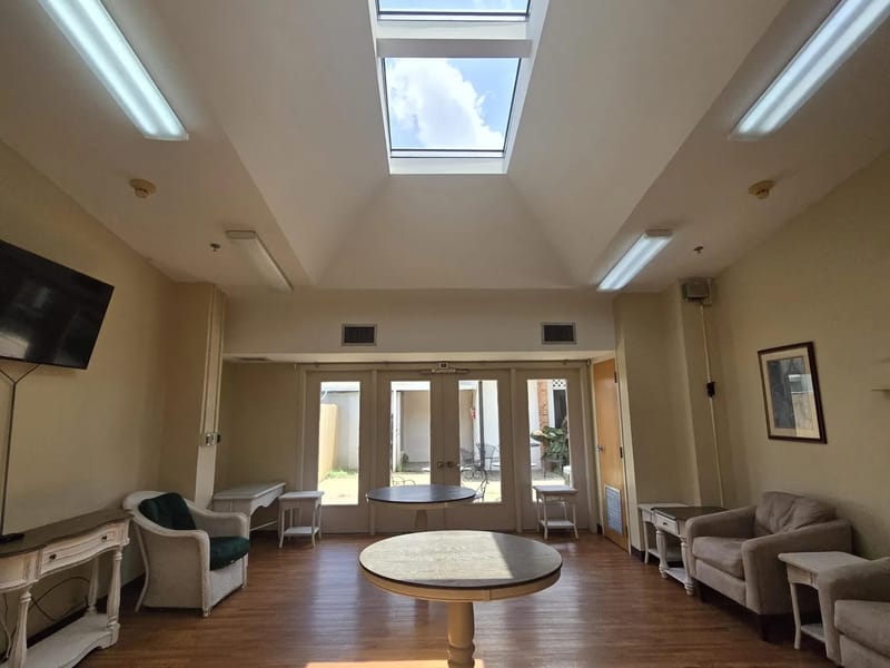 Evangeline Oaks Guest House - Nursing Home in Carencro, LA photo 2
