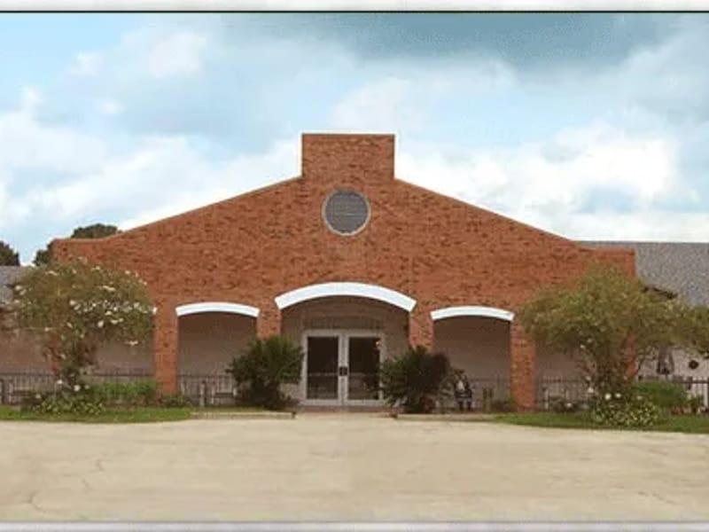 Evangeline Oaks Guest House - Nursing Home in Carencro, LA photo 3