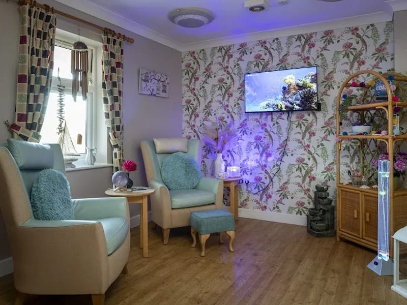 Yoonik Complex Care - Memory Care in Aylesbury, England photo 3