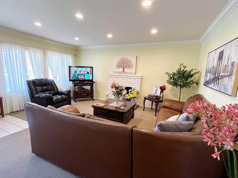 Carewell Manor - Assisted Living in Anaheim, CA photo 2