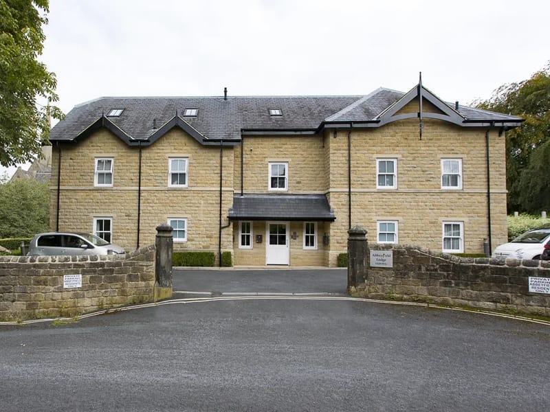 Abbeyfield Lodge - Assisted Living in Fleet, England photo 2