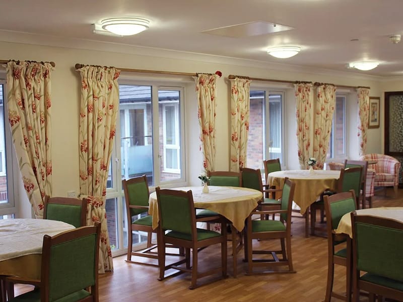 Maiden Castle House - Nursing Home in Dorchester, England photo 2