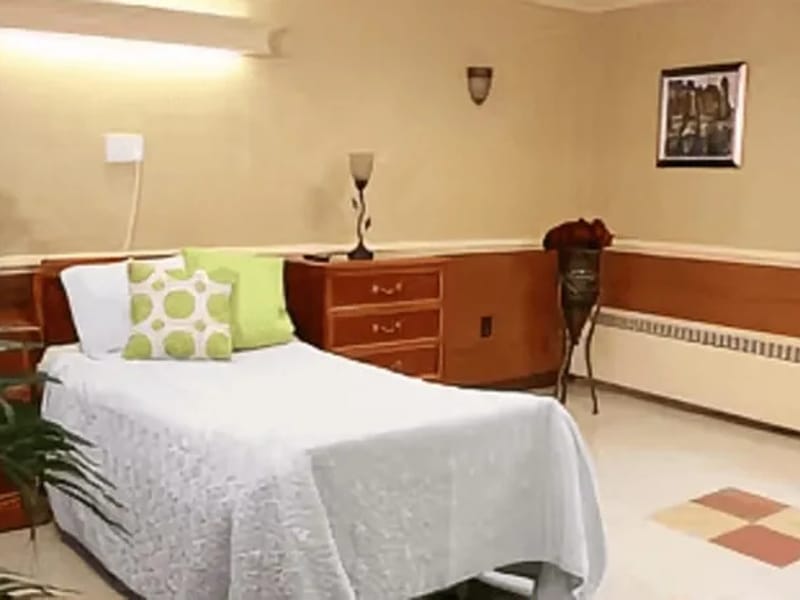 Alaris Health at Cedar Grove - Nursing Home in Cedar Grove, NJ photo 3