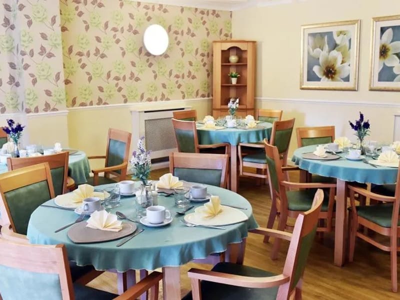 Sandygate Residential Care Home - Nursing Home in Rotherham, England photo 3