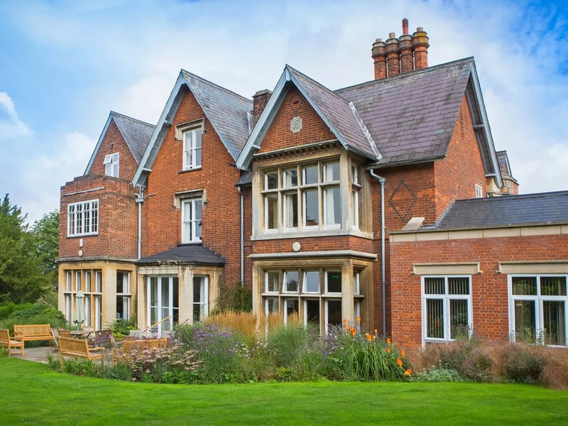 Benslow Nursing Home - Nursing Home in Hitchin, England photo 2