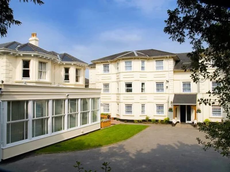 Firtree House Nursing Home - Nursing Home in Tunbridge Wells, England photo 2