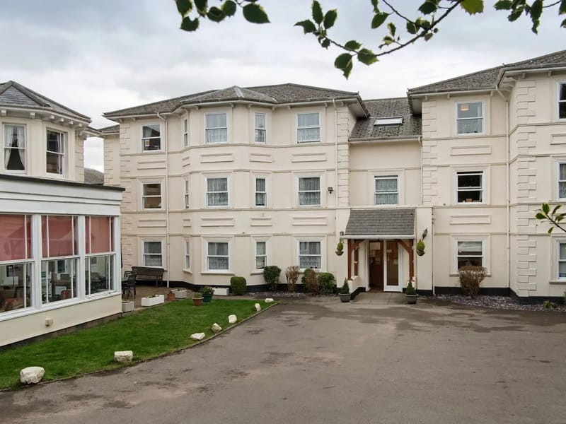 Firtree House Nursing Home - Nursing Home in Tunbridge Wells, England photo 3