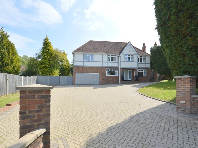 Keyll House - Assisted Living in Tadworth, England photo 3