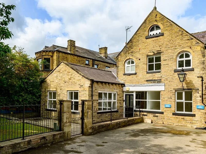 Langdale House - Assisted Living in Huddersfield, England photo 3