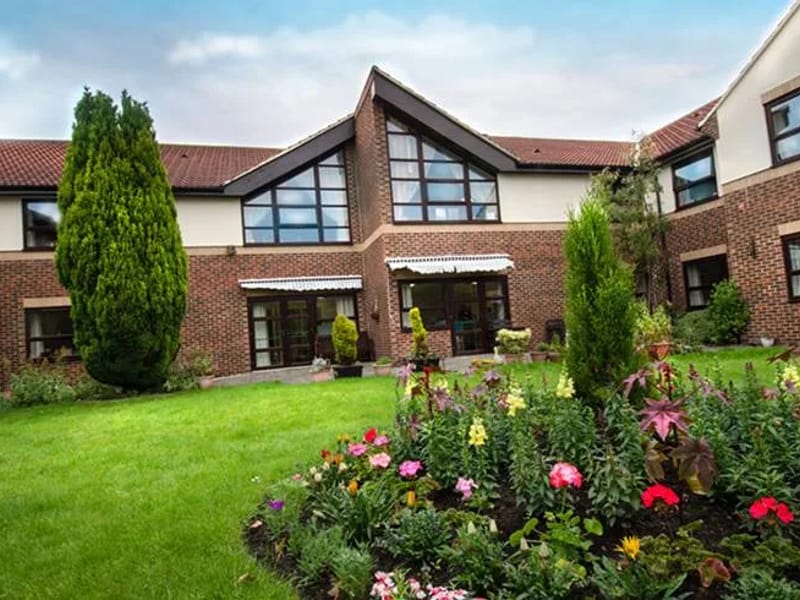 Charlton Court - Assisted Living in Wallsend, England photo 2