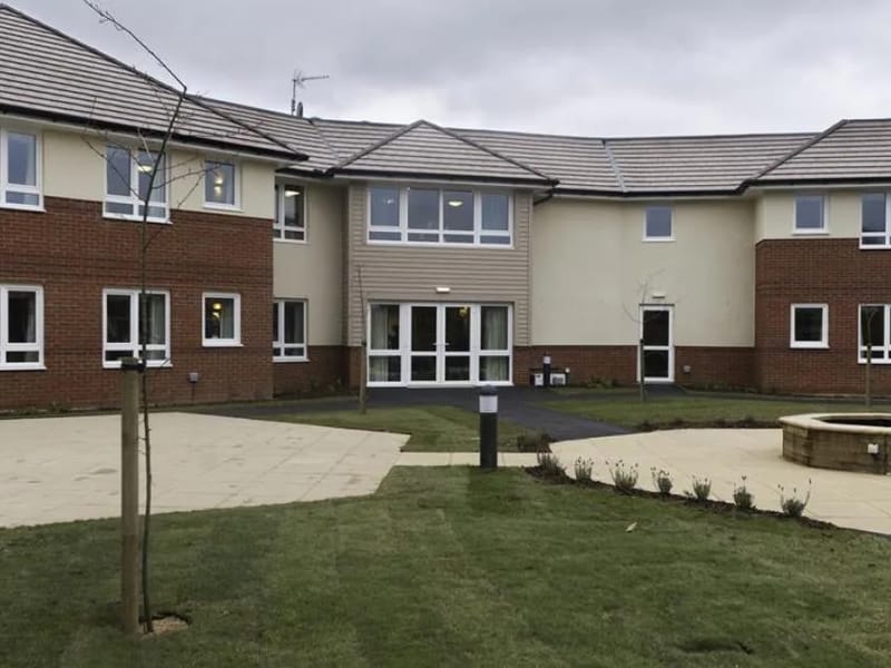 Juniper House - Assisted Living in Brackley, England photo 3
