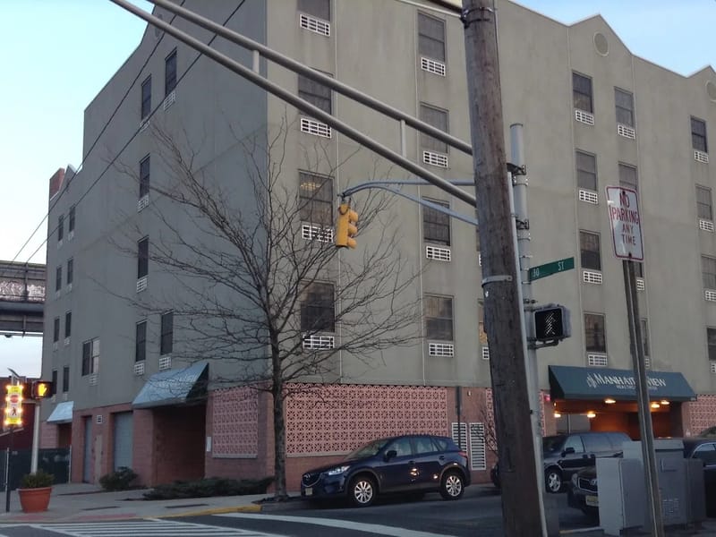 Manhattanview Ctr for Rehabilitation and Healthcar - Nursing Home in Union City, NJ photo 3