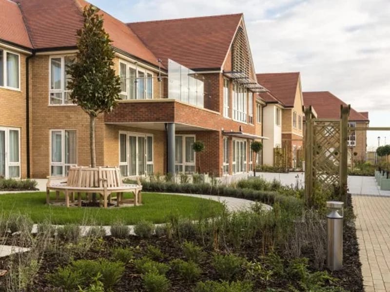 Falkland Grange Care Home - Nursing Home in Newbury, England photo 2